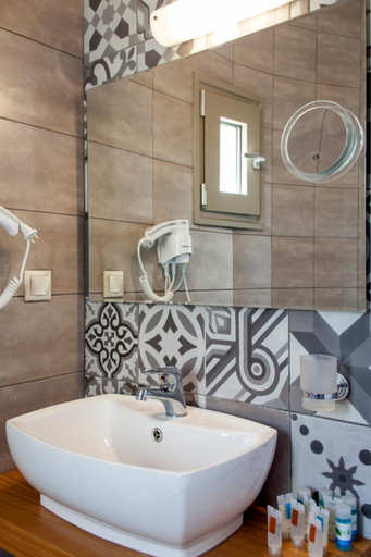 Others 4, Mythos Suites Diskos, Crete