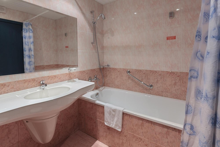 Bathroom 5, Aquamarine Hotel, Nesebar