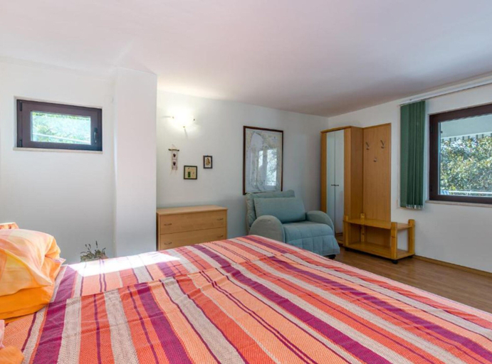 Bedroom 2, Apartments Villa Mirna, Njivice