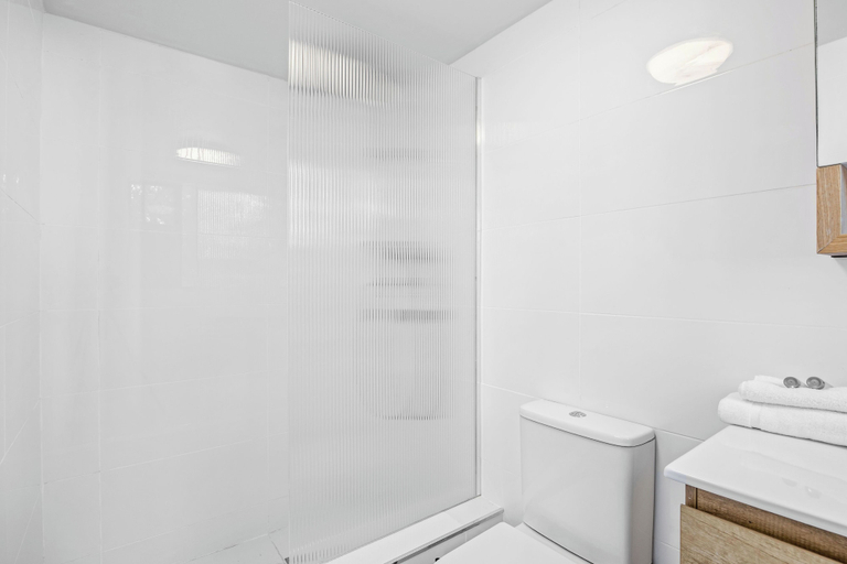 Bathroom 3, Premium 1 Bedroom Apartment Sleeps 4, Gold Coast
