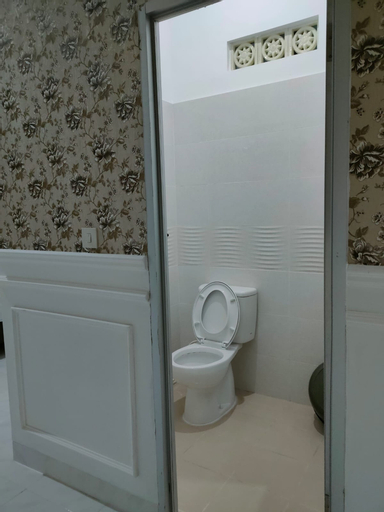 Bathroom 7