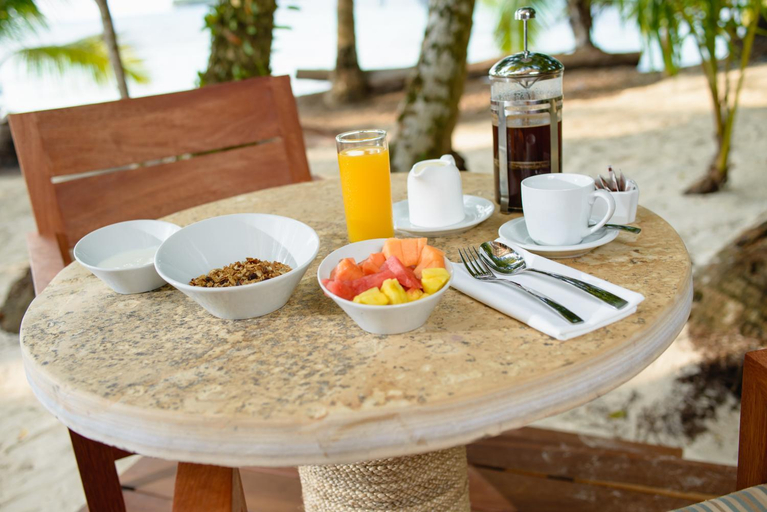 Food & Drinks 4, Calala Island, Laguna de Perlas