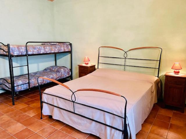 Bedroom 2, Cascina Stralla, Cuneo
