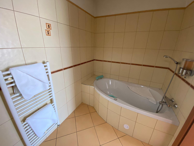 Bathroom 3, Hotel Magistr Vsetv N, Vsetín