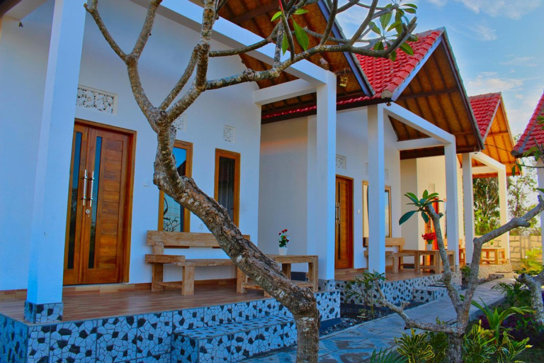 Exterior 4