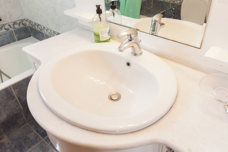 Bathroom 5, Koridalos Terrace Apt w Spectacular View, Attica
