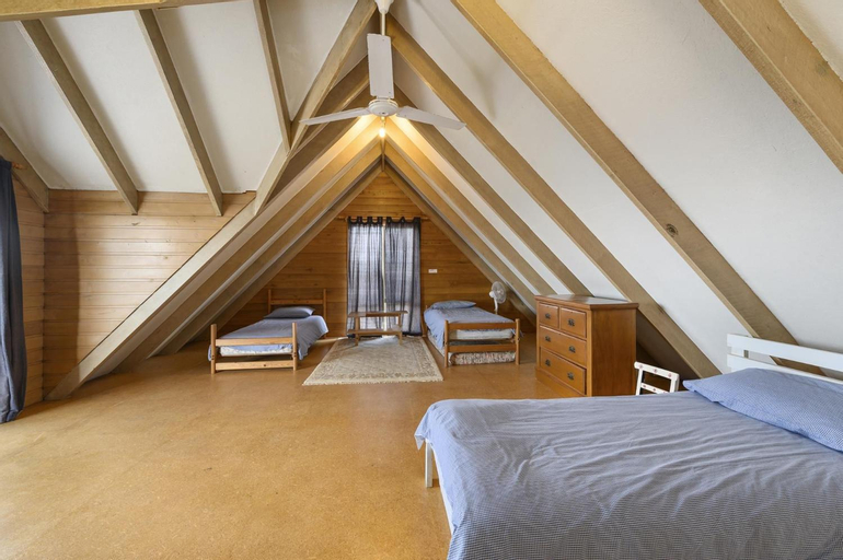 Bedroom 2, Blue Oar Beach House Arrawarra Headland, Coffs Harbour - Pt B