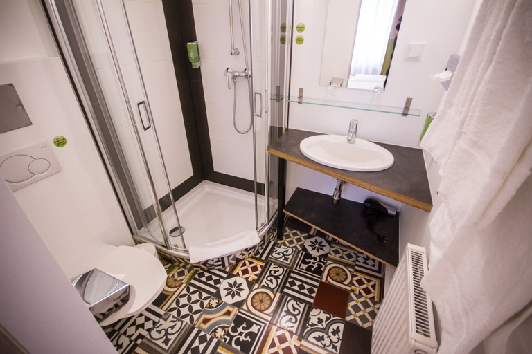 Bathroom 4, Cocoon Wien Westbahnhof (ehemals Boutiquehotel Stadthalle), Wien