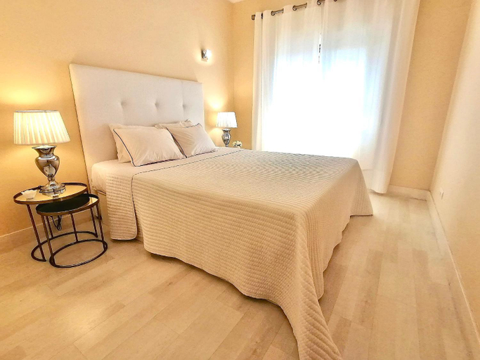 Bedroom 3, Beachfront Seaview Litoralmar apt, Fast WIFI, Airco, Pool, Private Parking, Portimão