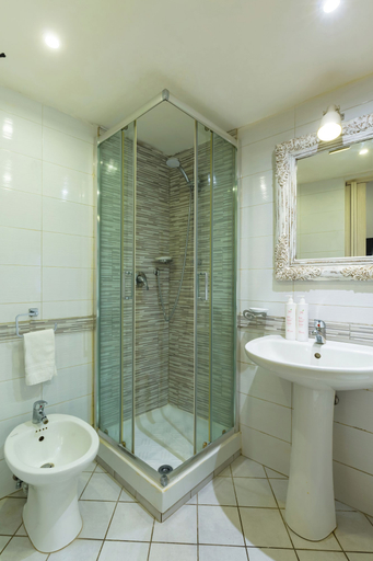 Bathroom 2, Ventaglieri Studio Apartment, Napoli