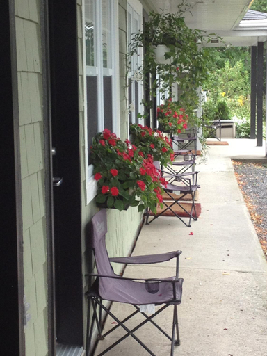 Others 4, Studiotel Bromont, La Haute-Yamaska