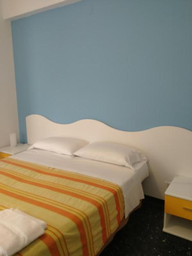 Bedroom 2, Albergo Belvedere, Savona
