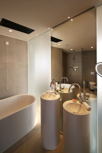 Bathroom 4, D Resort Sibenik, Šibenik