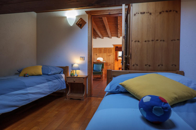 Others 4, Villa Carlo, Lecco