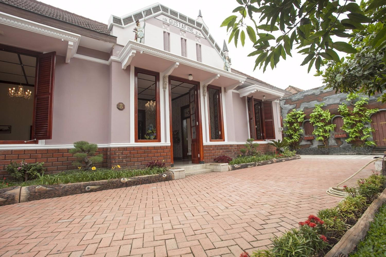 Exterior 13