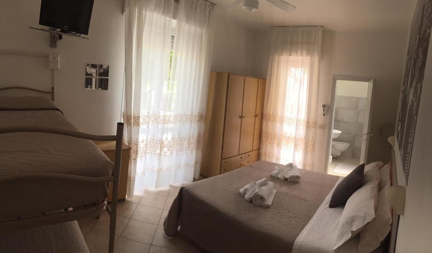Bedroom 2, Hotel Monti, Rimini