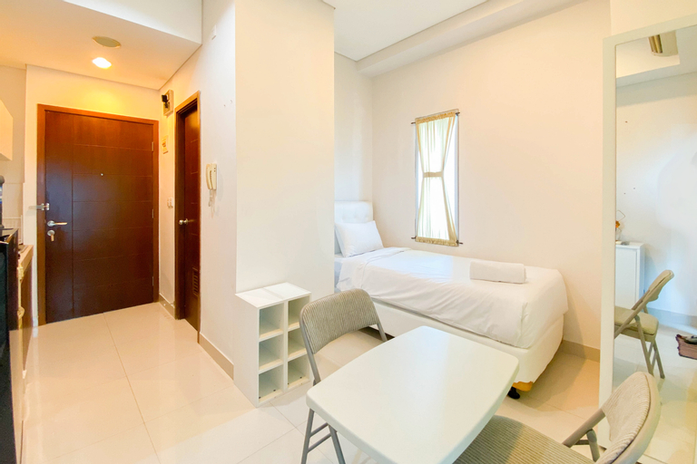 Cozy and Modern Look Studio Apartment Capitol Park Residence By Travelio, Central Jakarta