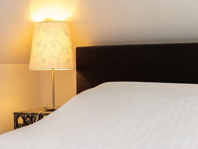 Room 4, Canal-Side Bungalow Stay, Tytsjerksteradiel