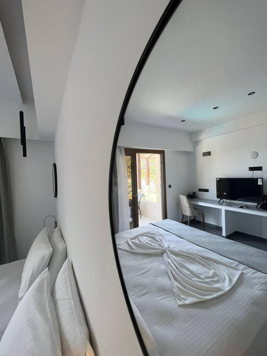 Bedroom 5, Blue Green Bay, Thessaly