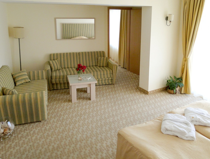 Bedroom 3, Hotel Coral, Sozopol