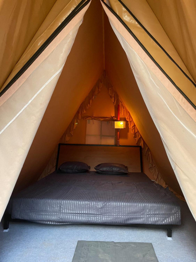 Bedroom 2, Trippr Chikkamagaluru, Chikmagalur
