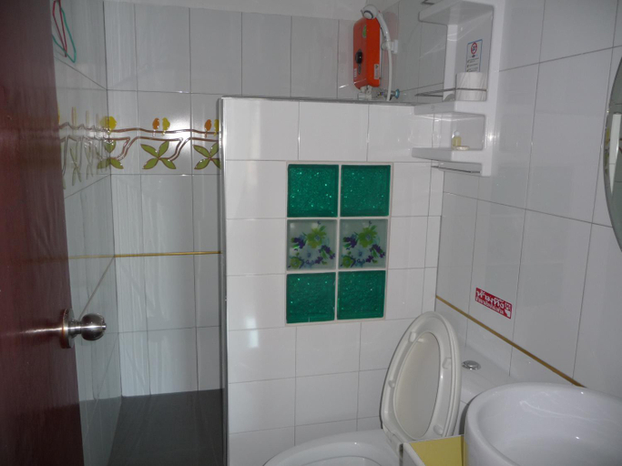 Bathroom 4, Room for you, Lak Si