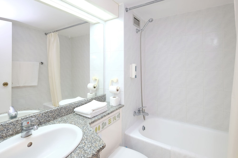 Bathroom, Flamingo Beach, Larnaca