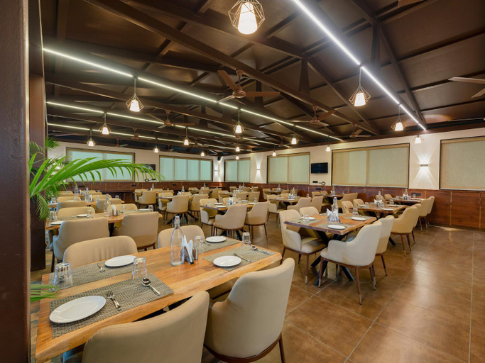 Food & Drinks 3, Golden Leaf Resort, Dhule