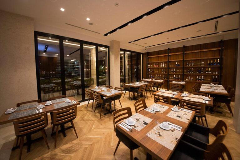 Food & Drinks, Theatro, Tiranës