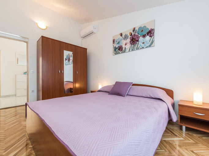 Bedroom 4, Apartment in Vrsi Near the Sea, Nin