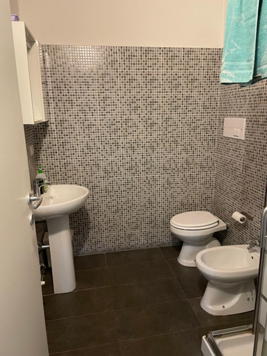 Bathroom 18