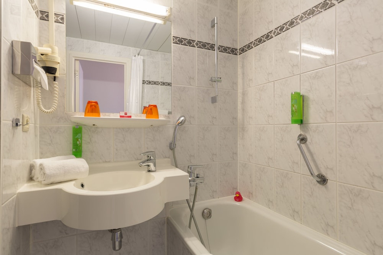 Bathroom 4, Thon Brussels Airport, Vlaams Brabant