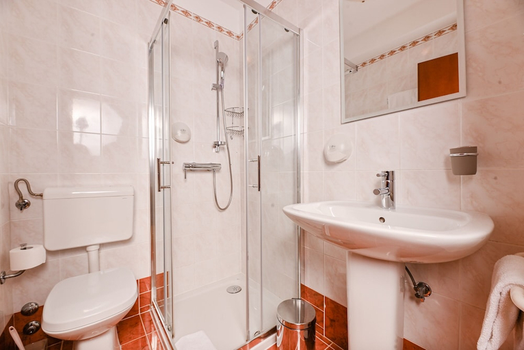Bathroom 4, Hotel Laurus, Opatija/Veprinac