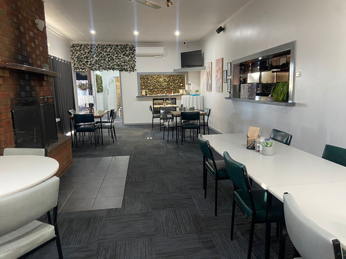 Food & Drinks 2, Mount Elephant Hotel Motel, Corangamite - North