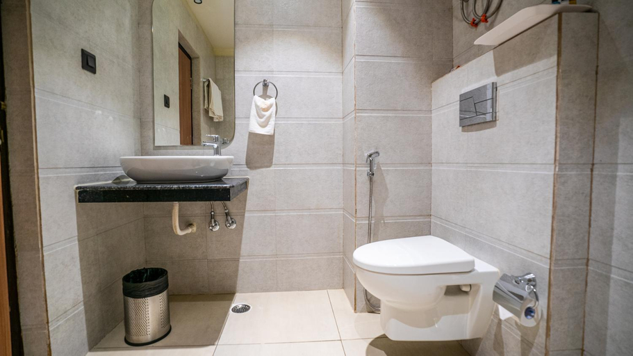 Bathroom 4, Hotel Sonar Bangla Tarapith, Birbhum