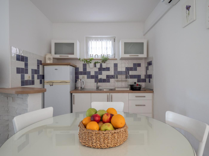 Kitchen 3, Apartments Sarbunal, Bol