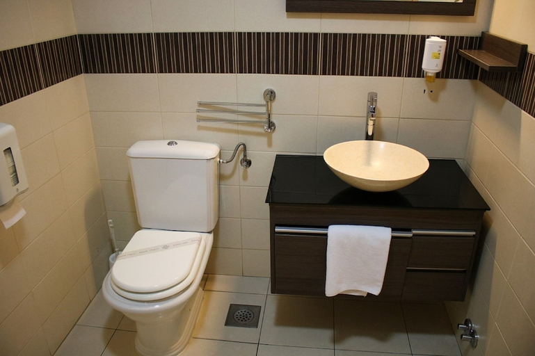 Bathroom 5, Berkeley, Dubrovnik