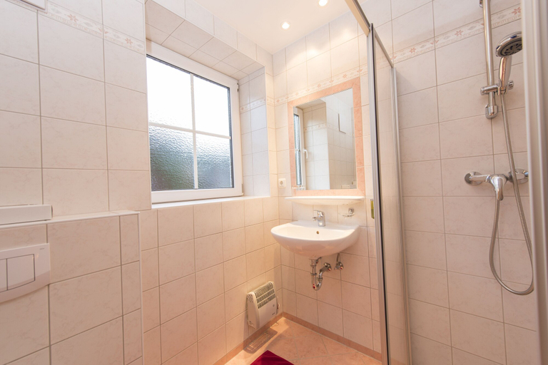 Bathroom 3, Hotel Mölltalerhof, Spittal an der Drau