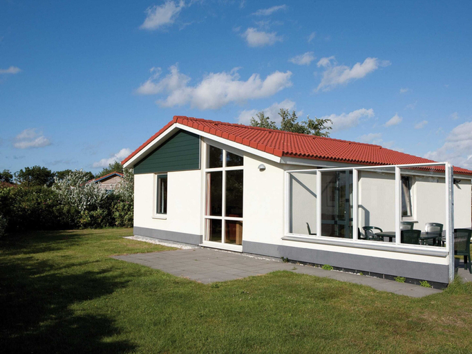 Primary image, Well-kept Bungalow With Dishwasher Near the Beach, Ameland