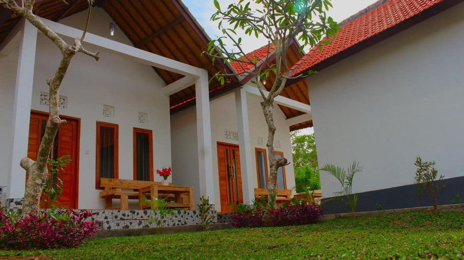 Exterior 5