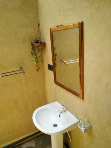 Bathroom 3, Margarita Village Kite surfing school Sri Lanka, Kalpitiya