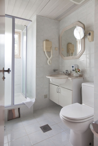 Bathroom 5, Hotel Odisej, Mljet