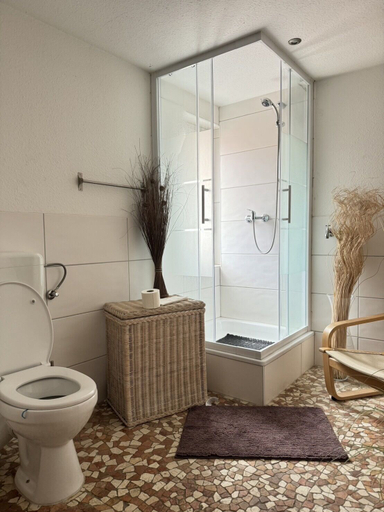 Bathroom 5, Gasthaus Nangfa Engel, Schwalm-Eder-Kreis