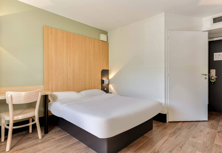 Bedroom 3, B&B HOTEL Béziers, Hérault