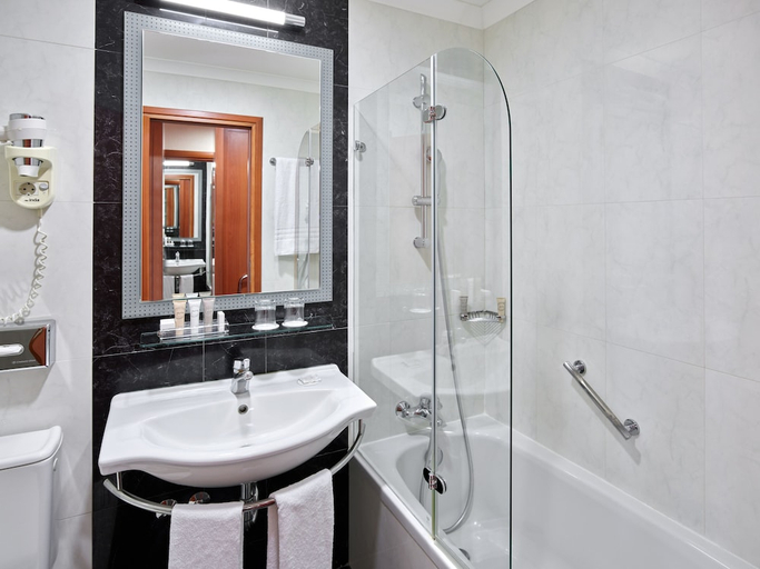 Bathroom 2, Hotel International, Zagreb