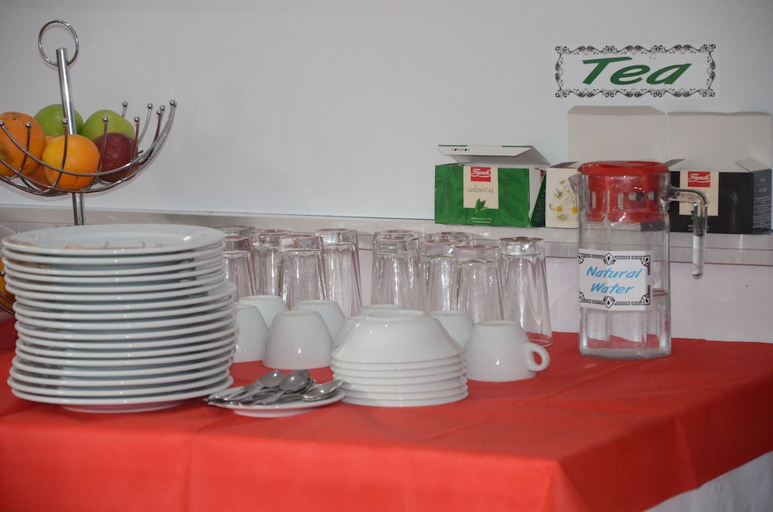 Food & Drinks 4, Jolly Hotel, Tiranës
