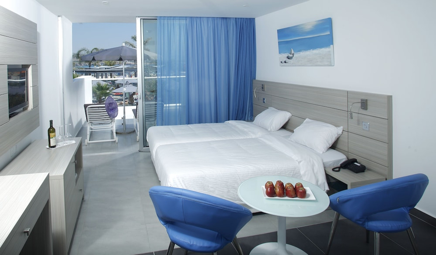 Bedroom 3, Limanaki Beach Hotel & Suites