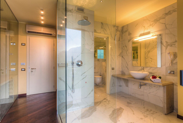 Bathroom 5, Garda Suite Hotel ****S - Tonelli Hotels, Trento
