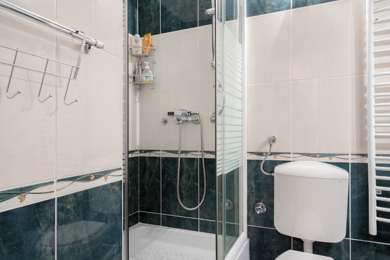 Bathroom 2, Central Park Apartments, Belgrade
