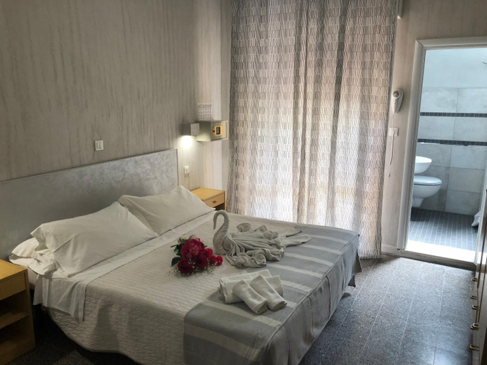 Bedroom 4, Hotel Monti, Rimini